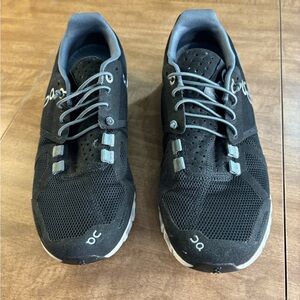 On Cloud Swiss Engineering Women’s Athletic — Black/Gray